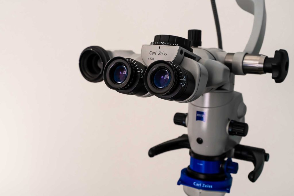 Zeiss surgical microscope for dentistry